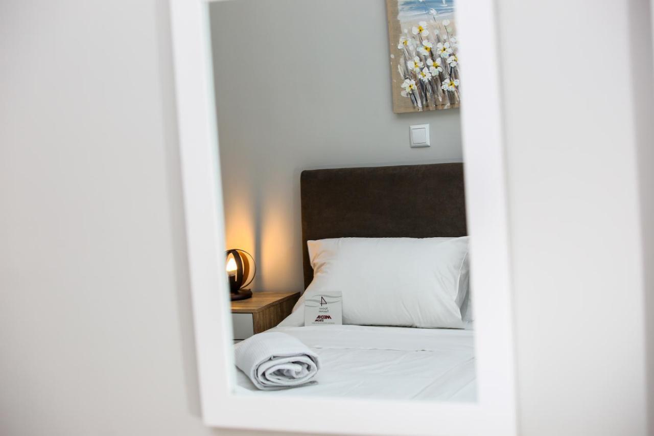 Stella Boutigue Rooms Néa Péramos 外观 照片